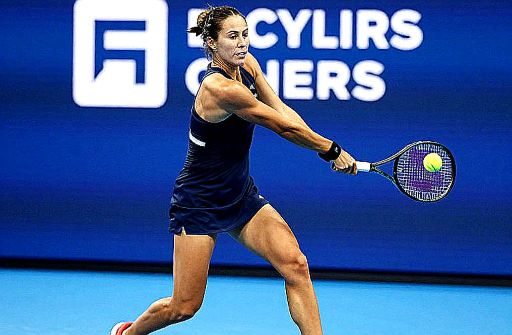 Điểm dữ liệu trống trên sân tennis