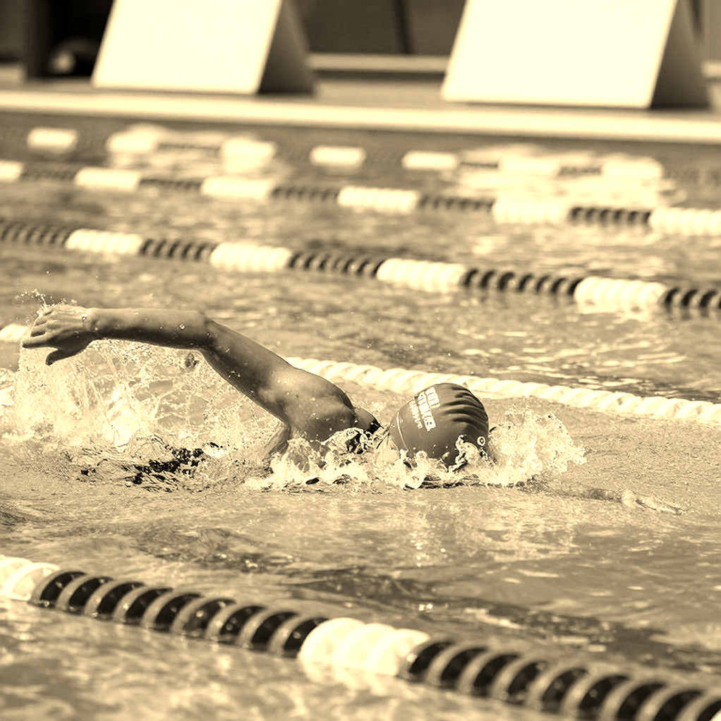 Reef McMeeking lên số 1 mùa giải 100 ếch nam 15-16 tuổi tại LBHS Patriot Invitational: vì sao phải đọc đúng đơn vị yards