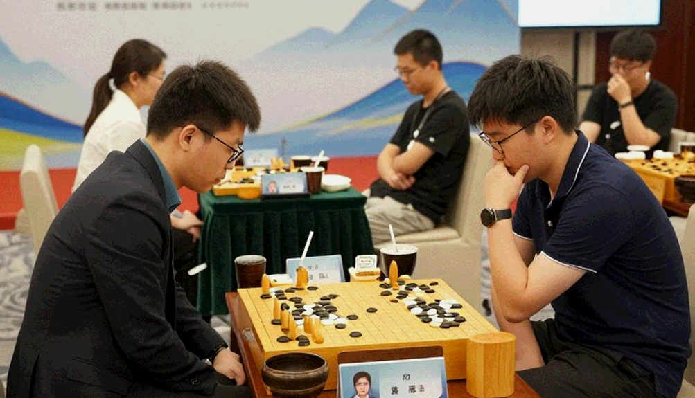 ChessBase Magazine #225: Lễ hội cờ Prague 2026 và kỷ luật tuyển chọn trong ngành nội dung huấn luyện