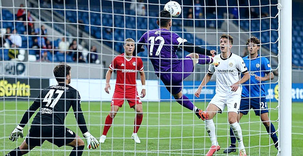 Sandy Walsh và 90 phút đầu tiên ở ACL Two: Thể lực, không phải chiến thuật, đang giới hạn Persib Bandung