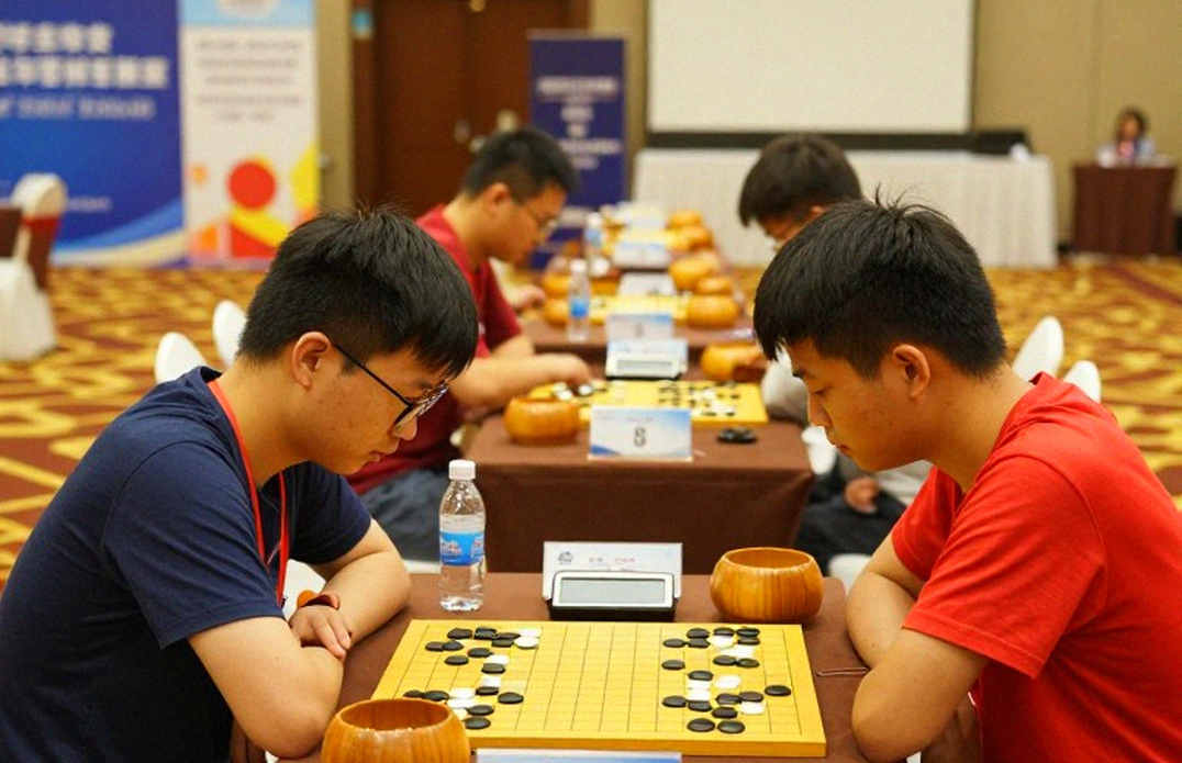 Liang hạ Niemann tại vòng 1 Giải Vô địch Cờ vua Mỹ: Khi một dòng tiêu đề che giấu cả một catalog quảng cáo