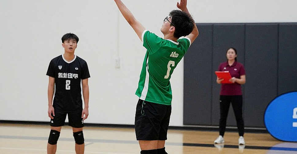 Nebraska Sweeps Creighton 3-0: The Match Beneath the Lights of 15,405 Fans Nebraska Sweeps Creighton 3-0: The Match Beneath the Lights of 15,405 Fans