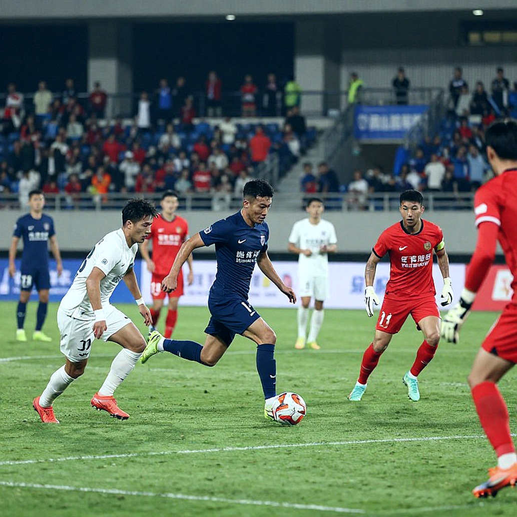 Người gác đền nhìn thấy gì trước tiên: Courtois, Raphinha và tiếng vọng Chelsea